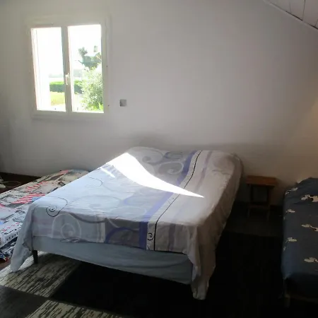 Chez Fabienne Appartement Peyrieu Buitenkant foto